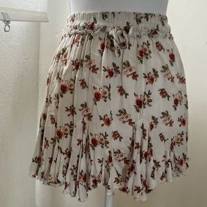 FOREVER 21 Mini floral summer skirt (L)